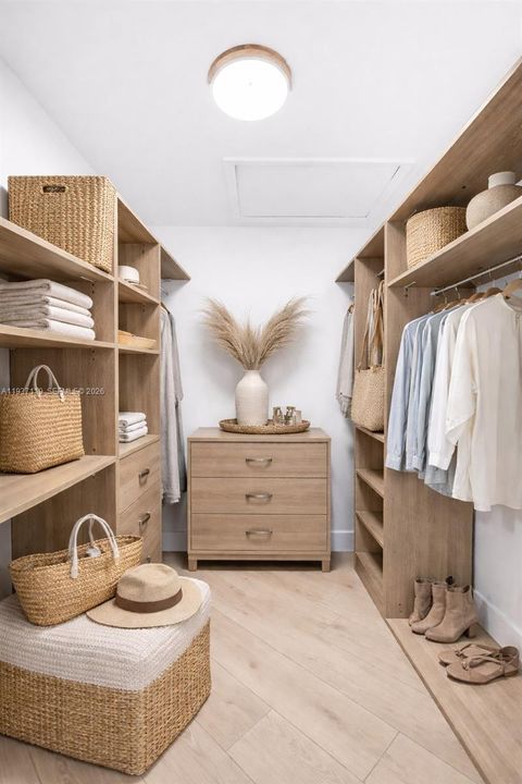 合同活跃: $429,000 (2 贝兹, 2 浴室, 0 平方英尺)