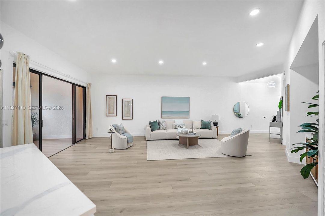 合同活跃: $429,000 (2 贝兹, 2 浴室, 0 平方英尺)