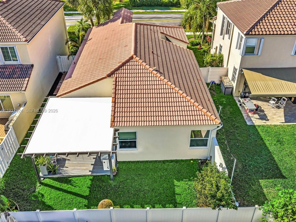 В аренду: $4,000 (3 спален, 2 ванн, 1582 Квадратных фут)