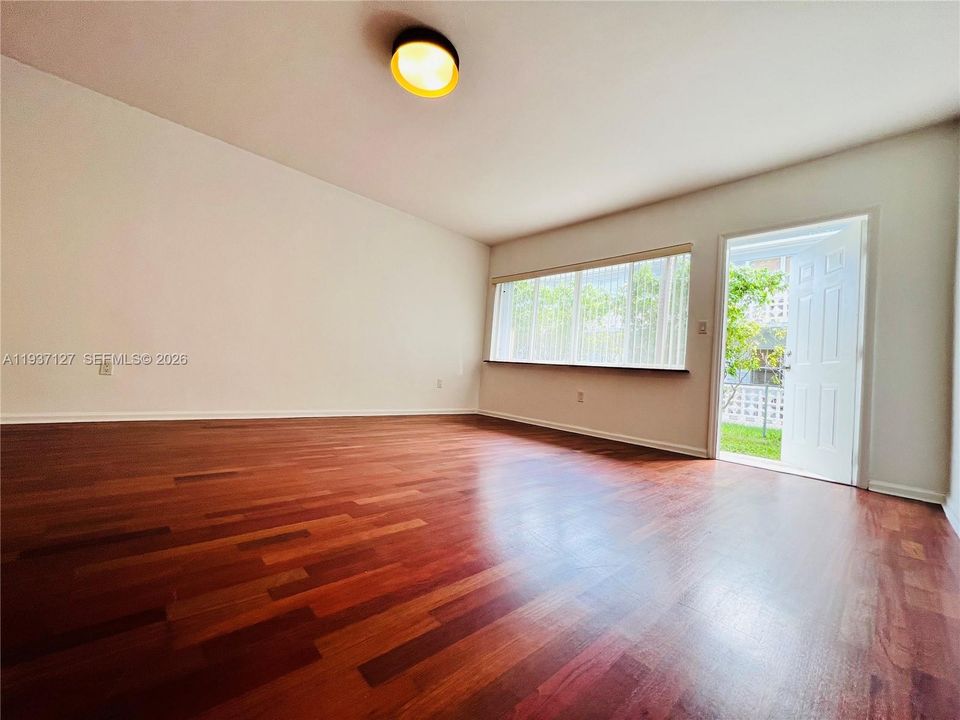 En Renta: $1,950 (1 camas, 1 baños, 700 Pies cuadrados)