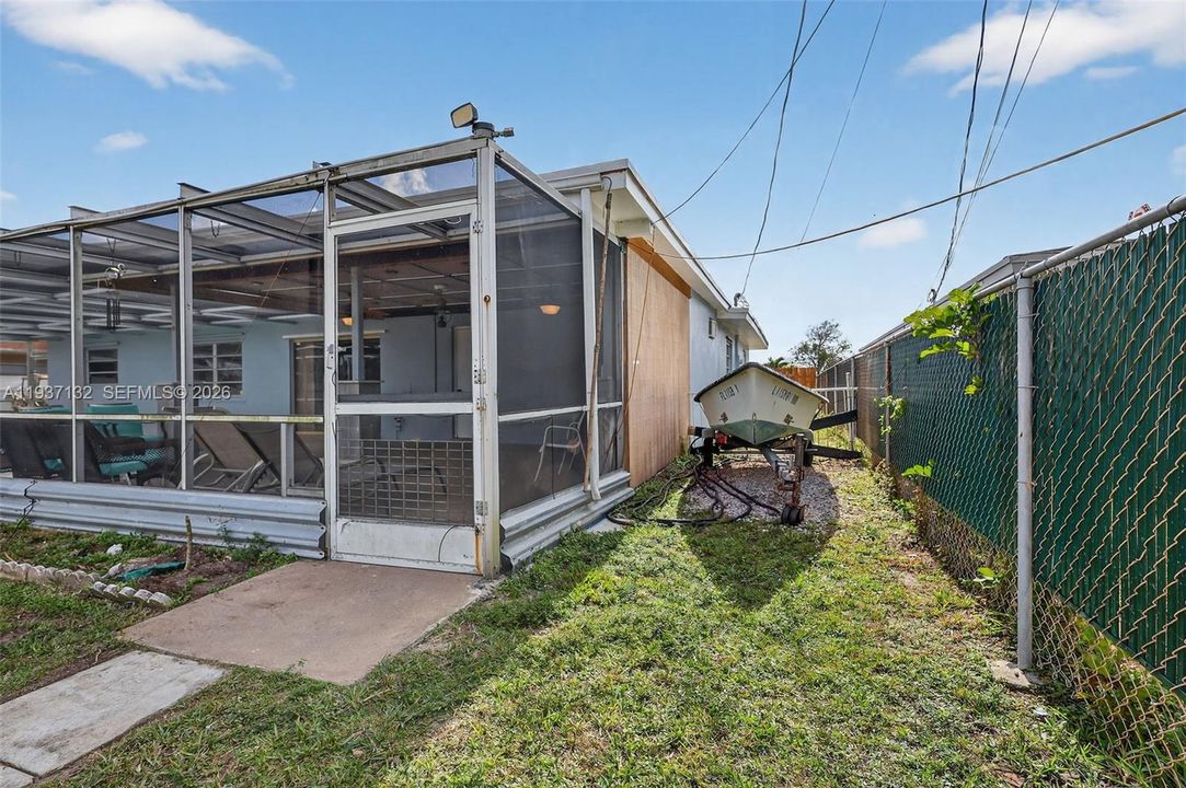 EXTRA YARD SPACE AROUND 50 FEET BY 70 FEET - PERMITTED BY THE CITY