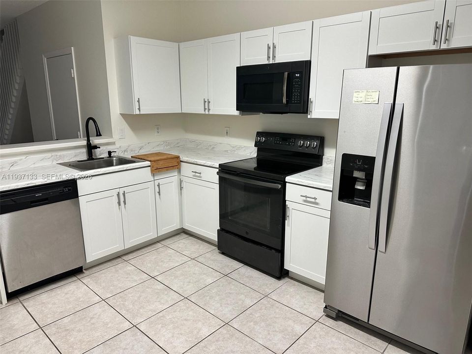 For Rent: $3,350 (3 beds, 2 baths, 1443 Square Feet)