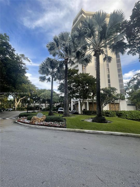 For Sale: $256,000 (1 beds, 2 baths, 1535 Square Feet)