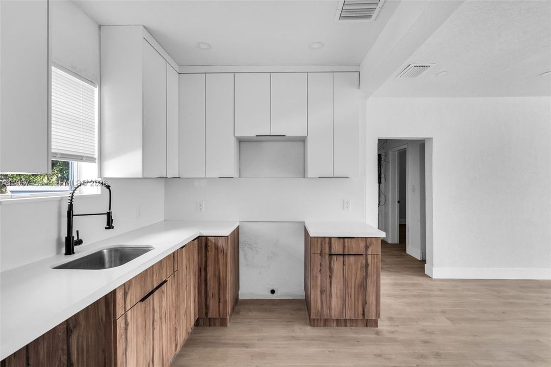 En Venta: $489,999 (3 camas, 2 baños, 1164 Pies cuadrados)