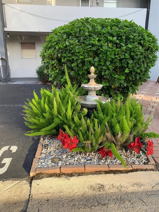 For Rent: $1,950 (2 beds, 2 baths, 930 Square Feet)