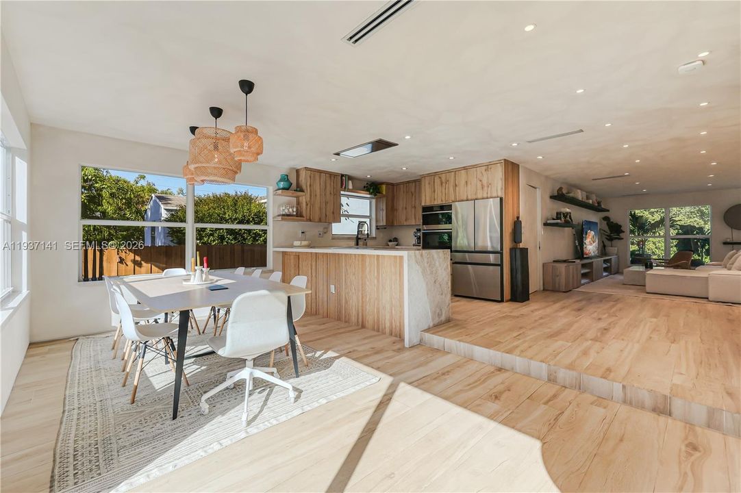 На продажу: $1,400,000 (3 спален, 2 ванн, 1405 Квадратных фут)