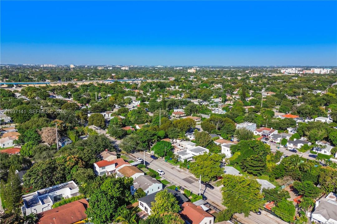 На продажу: $1,400,000 (3 спален, 2 ванн, 1405 Квадратных фут)