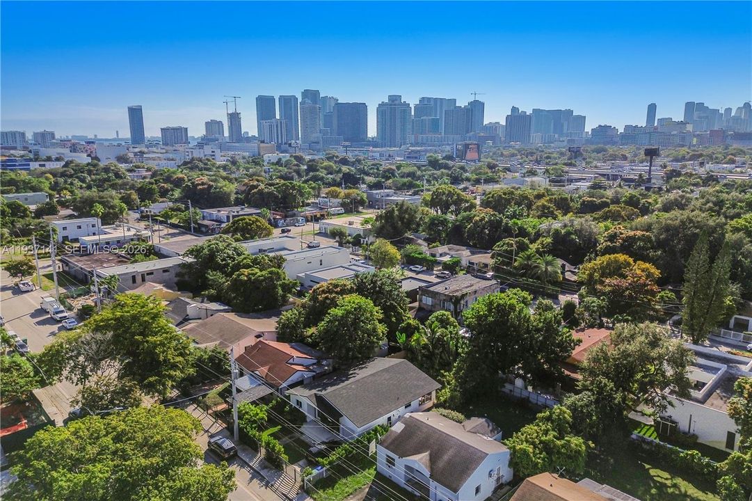 На продажу: $1,400,000 (3 спален, 2 ванн, 1405 Квадратных фут)