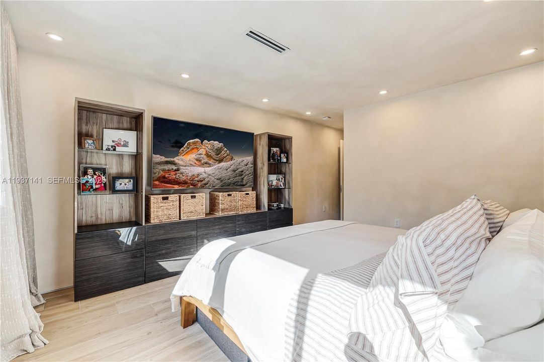 На продажу: $1,400,000 (3 спален, 2 ванн, 1405 Квадратных фут)