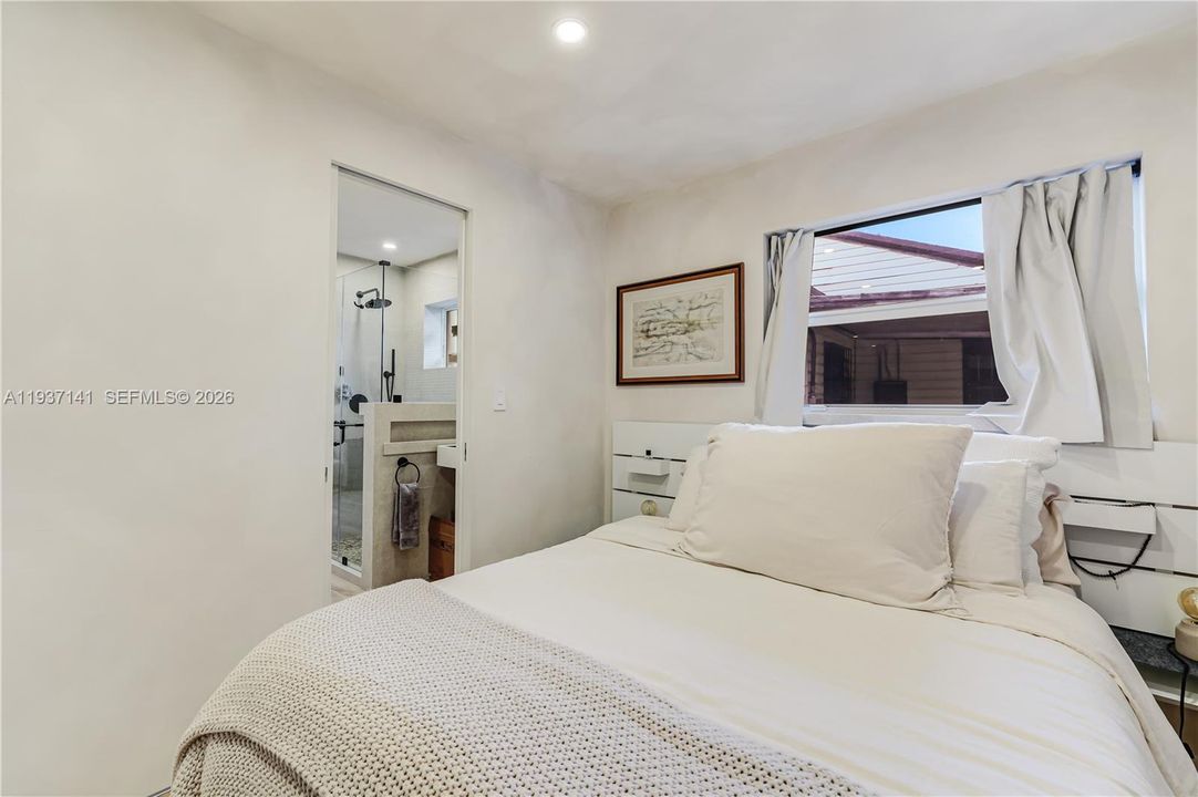 На продажу: $1,400,000 (3 спален, 2 ванн, 1405 Квадратных фут)