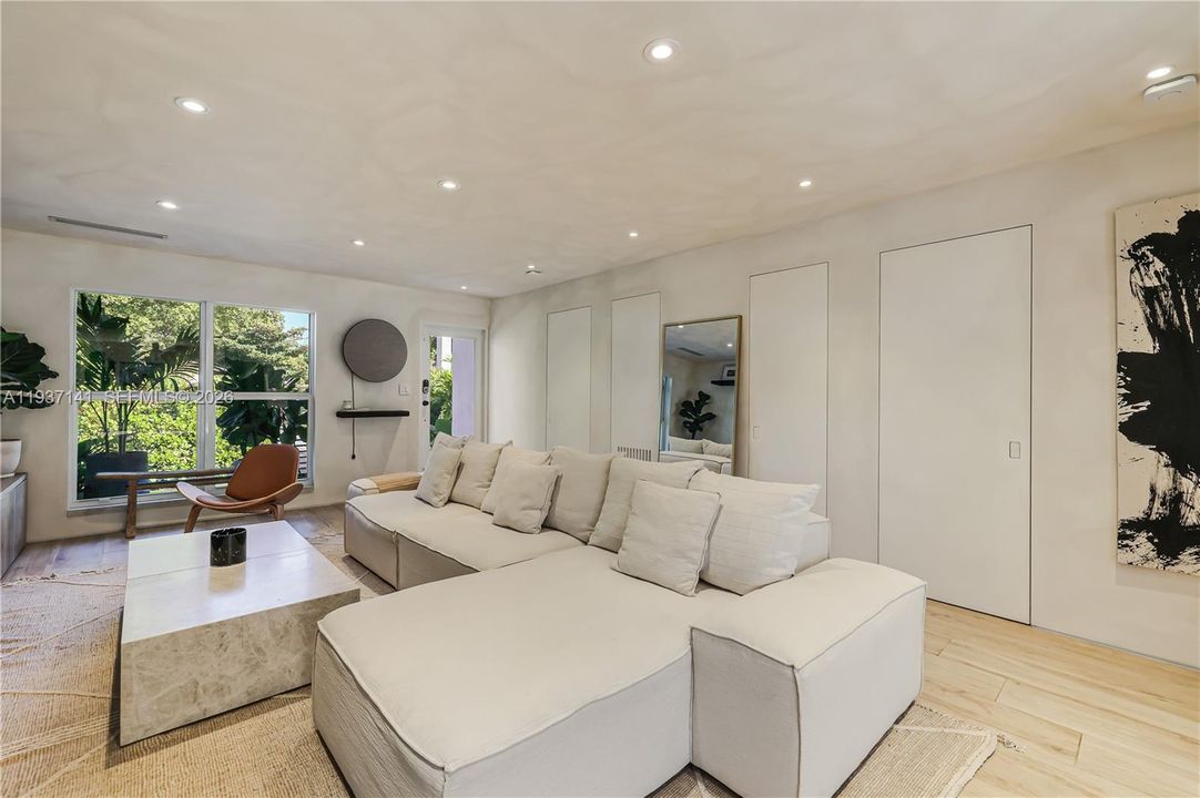 На продажу: $1,400,000 (3 спален, 2 ванн, 1405 Квадратных фут)