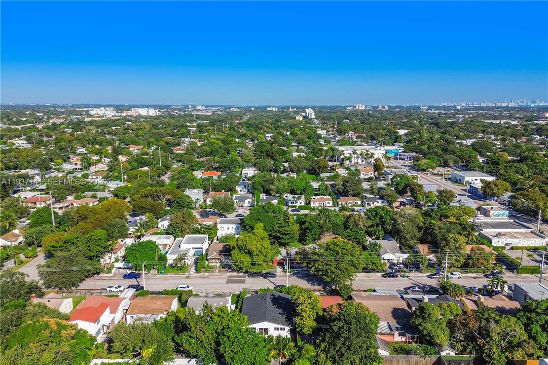 На продажу: $1,400,000 (3 спален, 2 ванн, 1405 Квадратных фут)