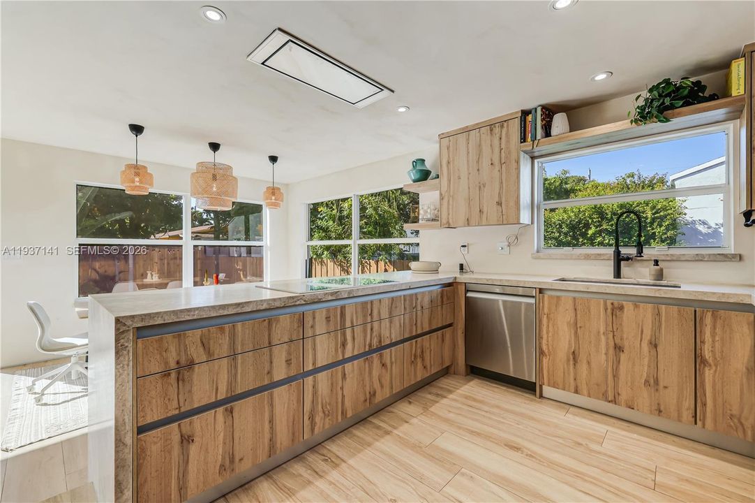 На продажу: $1,400,000 (3 спален, 2 ванн, 1405 Квадратных фут)