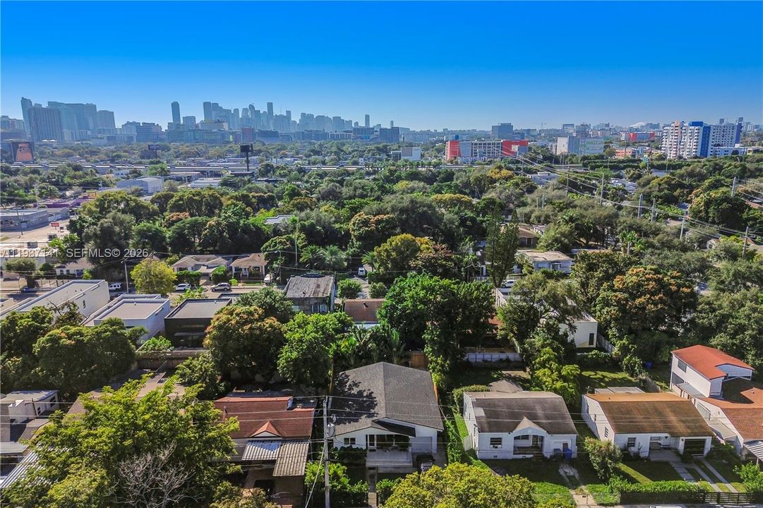 На продажу: $1,400,000 (3 спален, 2 ванн, 1405 Квадратных фут)