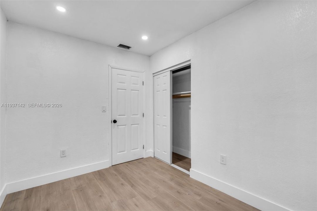 На продажу: $559,999 (4 спален, 2 ванн, 1653 Квадратных фут)