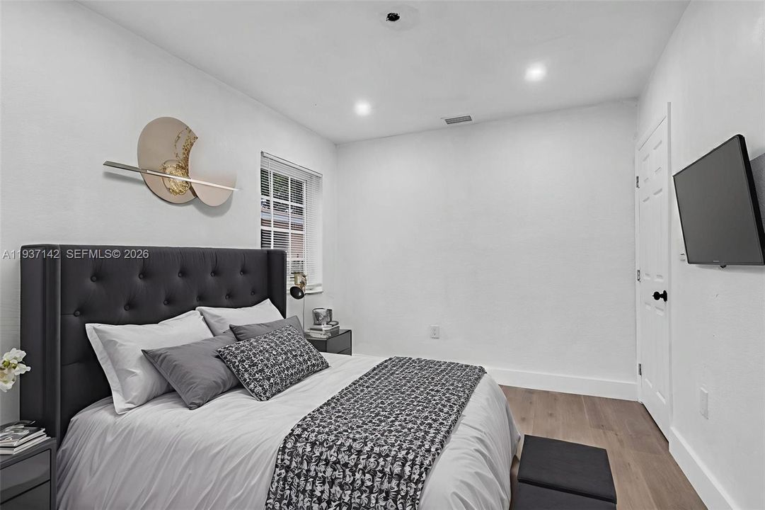 На продажу: $559,999 (4 спален, 2 ванн, 1653 Квадратных фут)