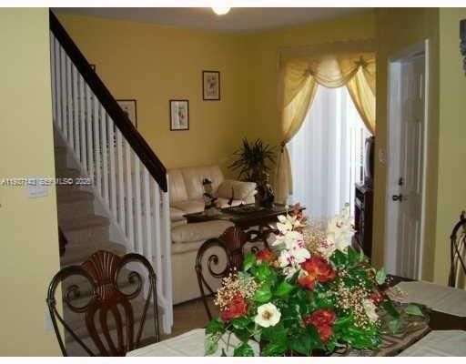 For Rent: $2,750 (3 beds, 2 baths, 1391 Square Feet)