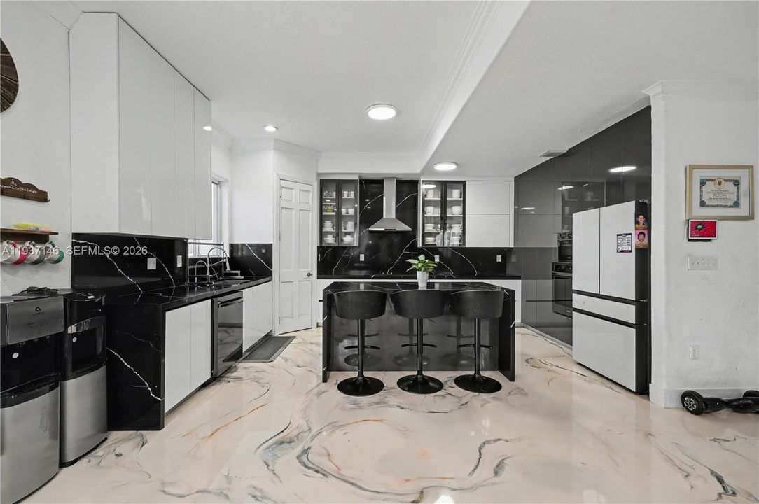 For Sale: $1,690,000 (4 beds, 3 baths, 3977 Square Feet)