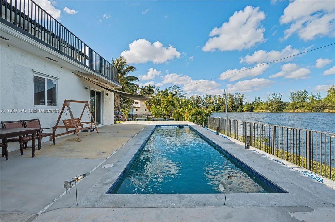 For Sale: $1,690,000 (4 beds, 3 baths, 3977 Square Feet)