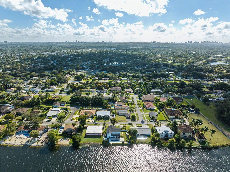 For Sale: $1,690,000 (4 beds, 3 baths, 3977 Square Feet)