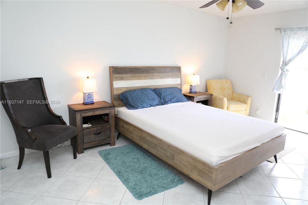 For Rent: $3,200 (2 beds, 2 baths, 1130 Square Feet)