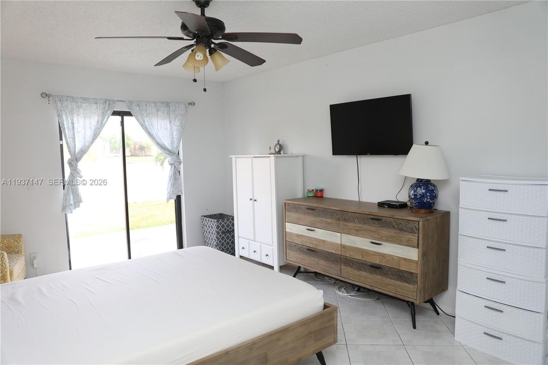 For Rent: $3,200 (2 beds, 2 baths, 1130 Square Feet)