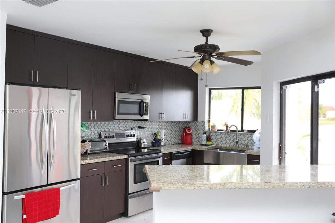 For Rent: $3,200 (2 beds, 2 baths, 1130 Square Feet)