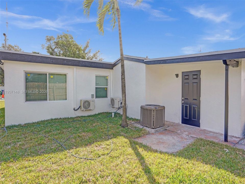 En Venta: $429,999 (4 camas, 3 baños, 1415 Pies cuadrados)