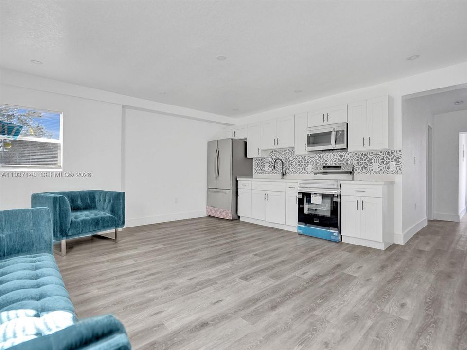 En Venta: $429,999 (4 camas, 3 baños, 1415 Pies cuadrados)