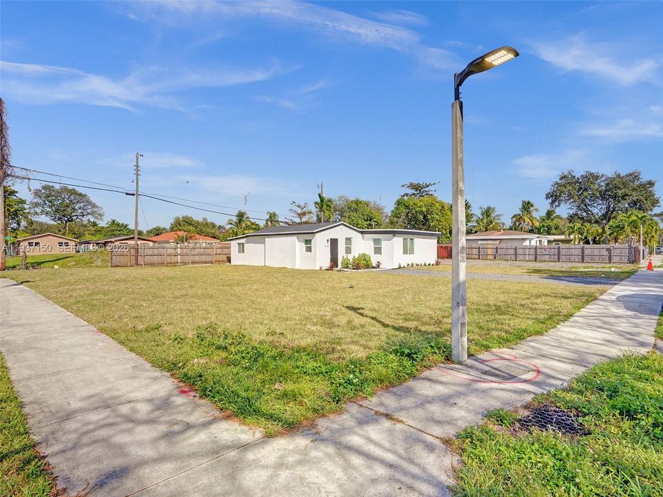 En Venta: $229,999 (0.11 acres)