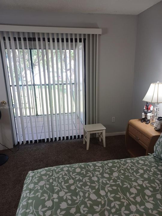 待售: $205,000 (2 贝兹, 1 浴室, 863 平方英尺)