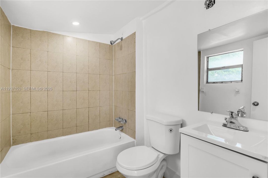 For Sale: $404,999 (3 beds, 2 baths, 912 Square Feet)