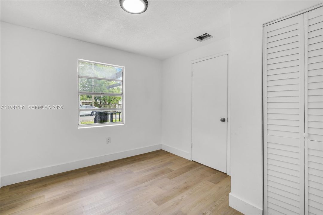 For Sale: $404,999 (3 beds, 2 baths, 912 Square Feet)