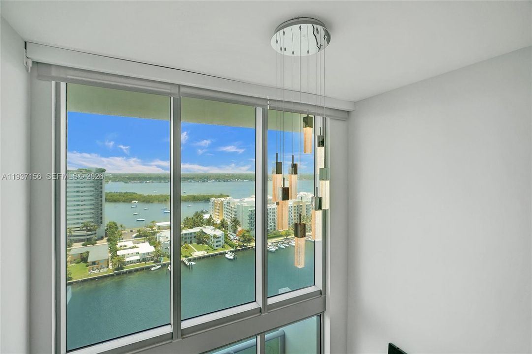 For Sale: $1,275,000 (2 beds, 2 baths, 1575 Square Feet)