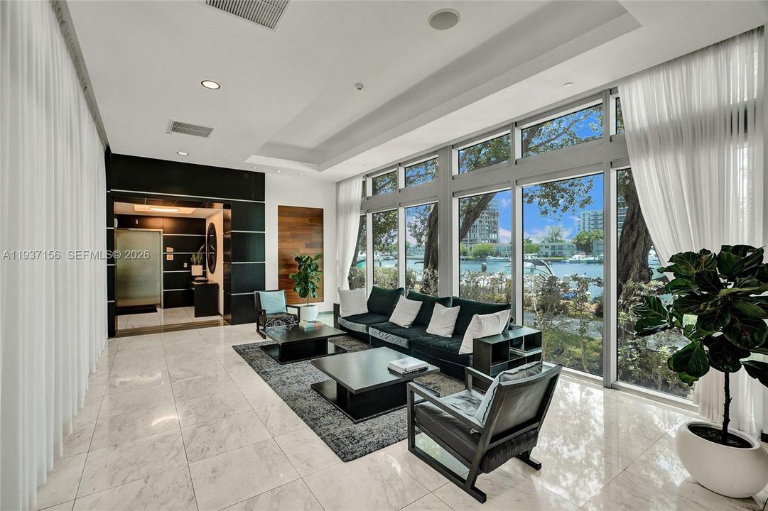 For Sale: $1,275,000 (2 beds, 2 baths, 1575 Square Feet)