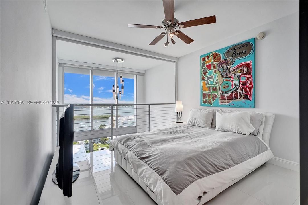 For Sale: $1,275,000 (2 beds, 2 baths, 1575 Square Feet)