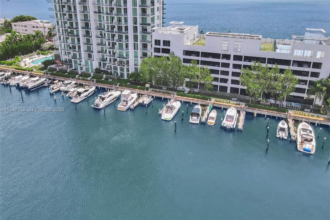 For Sale: $1,275,000 (2 beds, 2 baths, 1575 Square Feet)