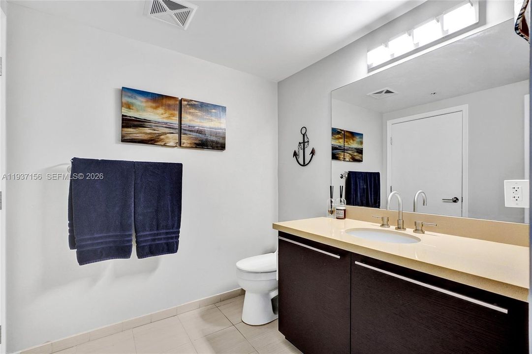 For Sale: $1,275,000 (2 beds, 2 baths, 1575 Square Feet)