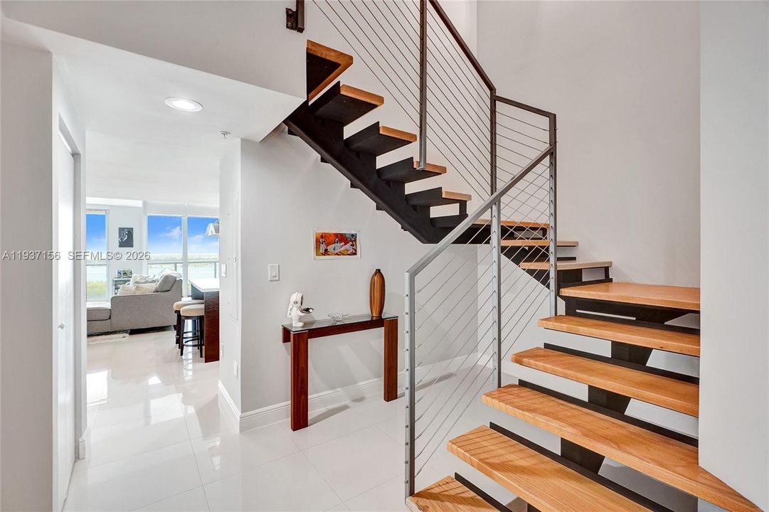 For Sale: $1,275,000 (2 beds, 2 baths, 1575 Square Feet)