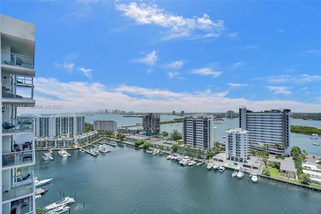 For Sale: $1,275,000 (2 beds, 2 baths, 1575 Square Feet)