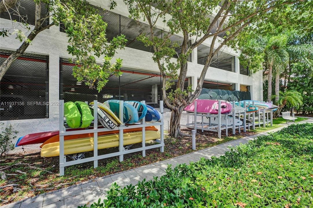 For Sale: $1,275,000 (2 beds, 2 baths, 1575 Square Feet)