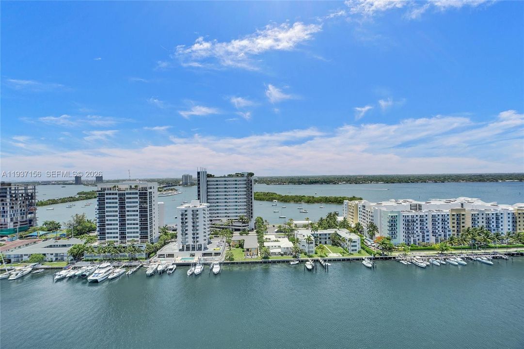 For Sale: $1,275,000 (2 beds, 2 baths, 1575 Square Feet)