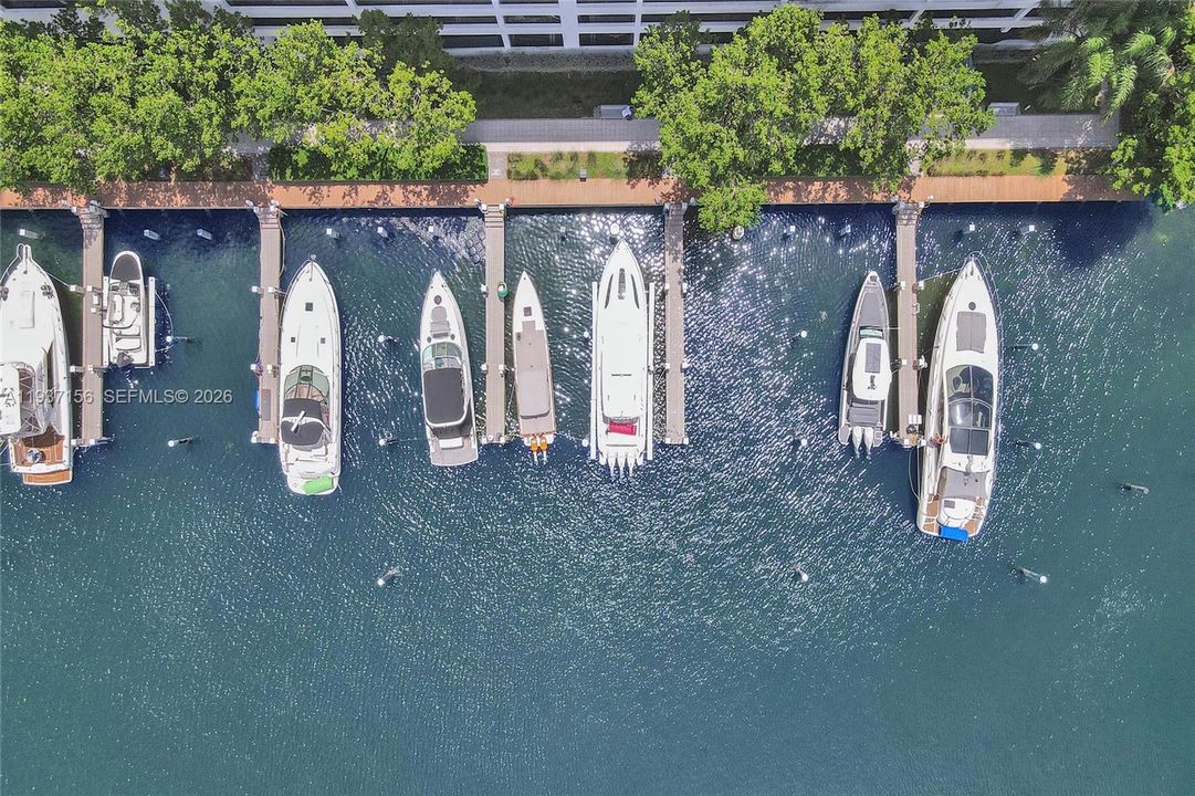 For Sale: $1,275,000 (2 beds, 2 baths, 1575 Square Feet)