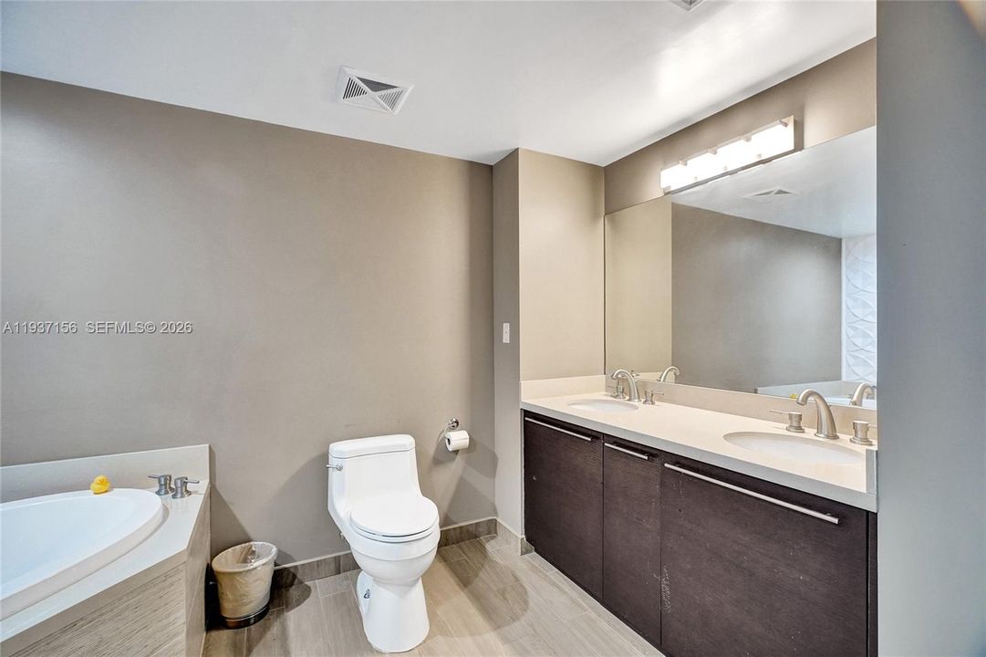 For Sale: $1,275,000 (2 beds, 2 baths, 1575 Square Feet)