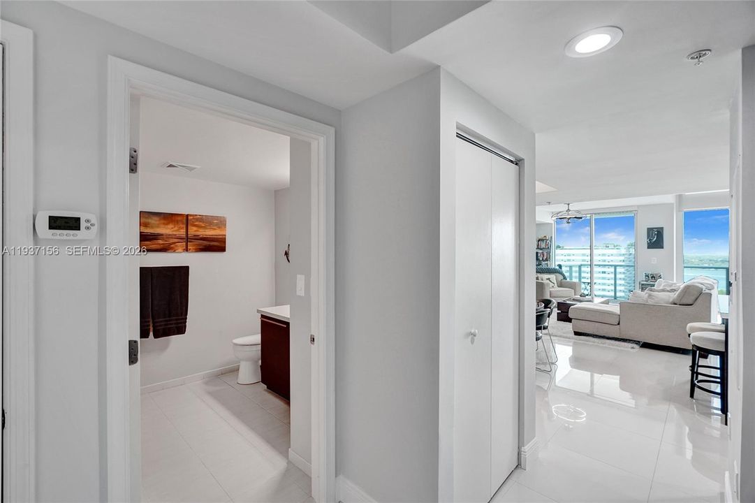 For Sale: $1,275,000 (2 beds, 2 baths, 1575 Square Feet)