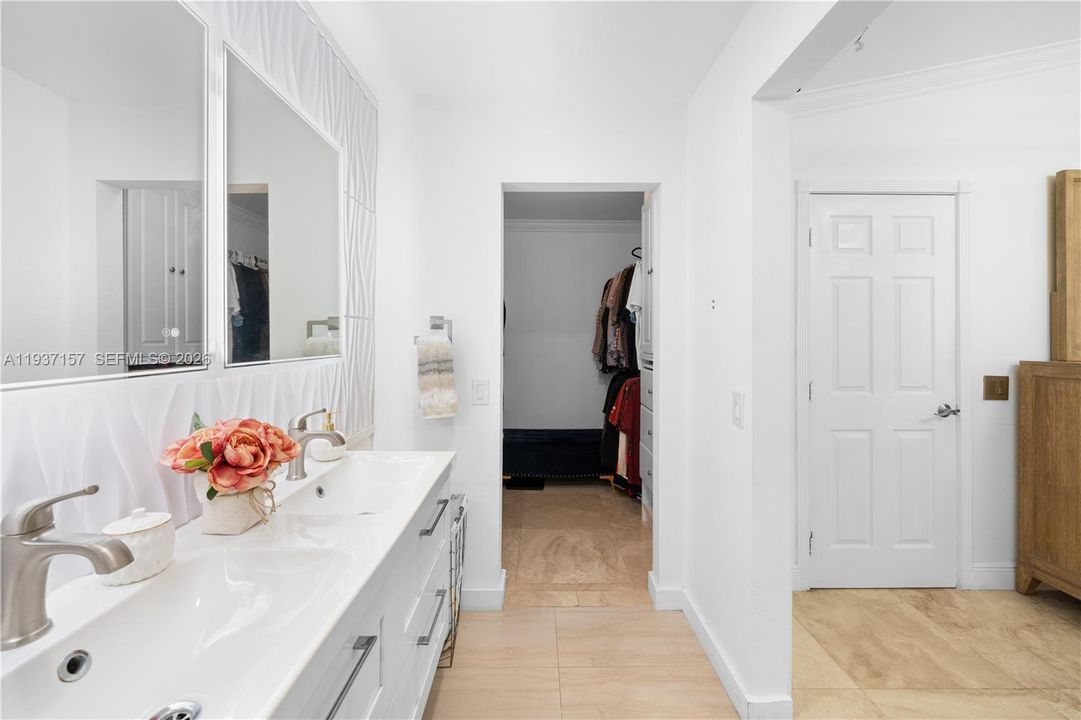 На продажу: $670,000 (3 спален, 2 ванн, 1542 Квадратных фут)