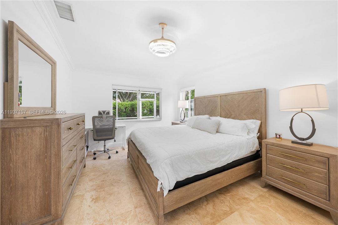 На продажу: $670,000 (3 спален, 2 ванн, 1542 Квадратных фут)