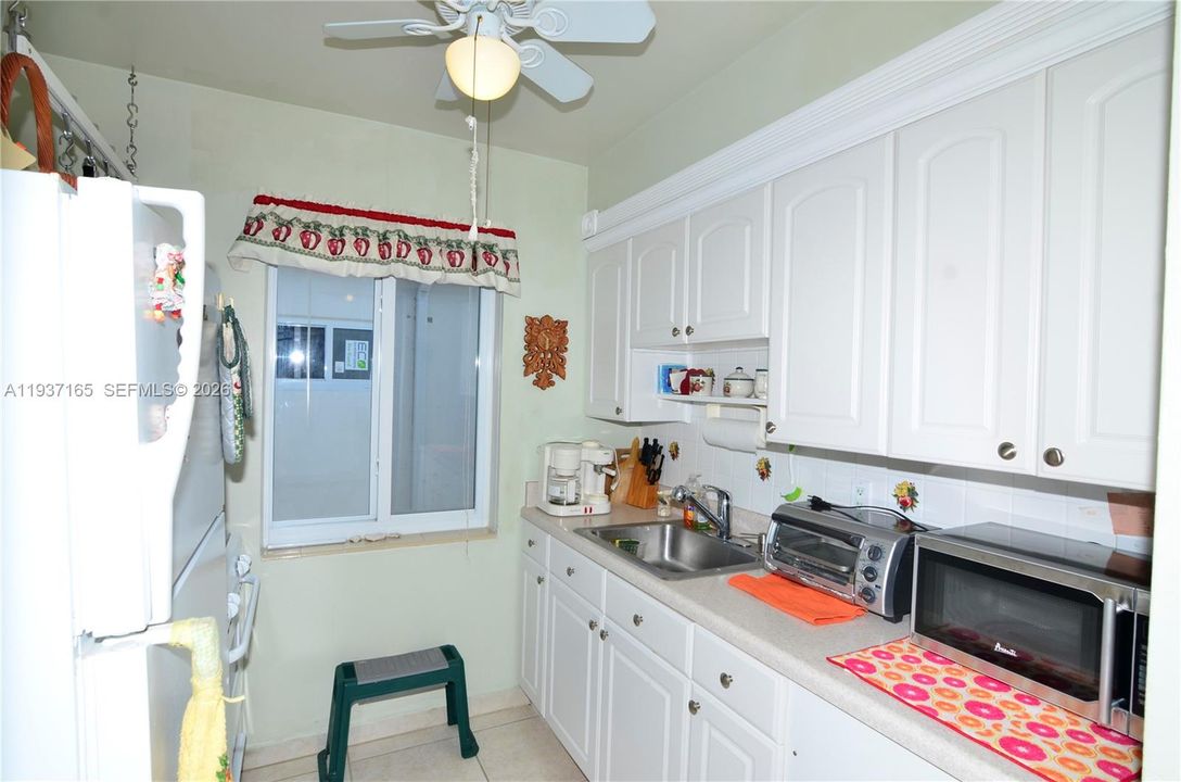 出租: $1,500 (0 贝兹, 1 浴室, 420 平方英尺)