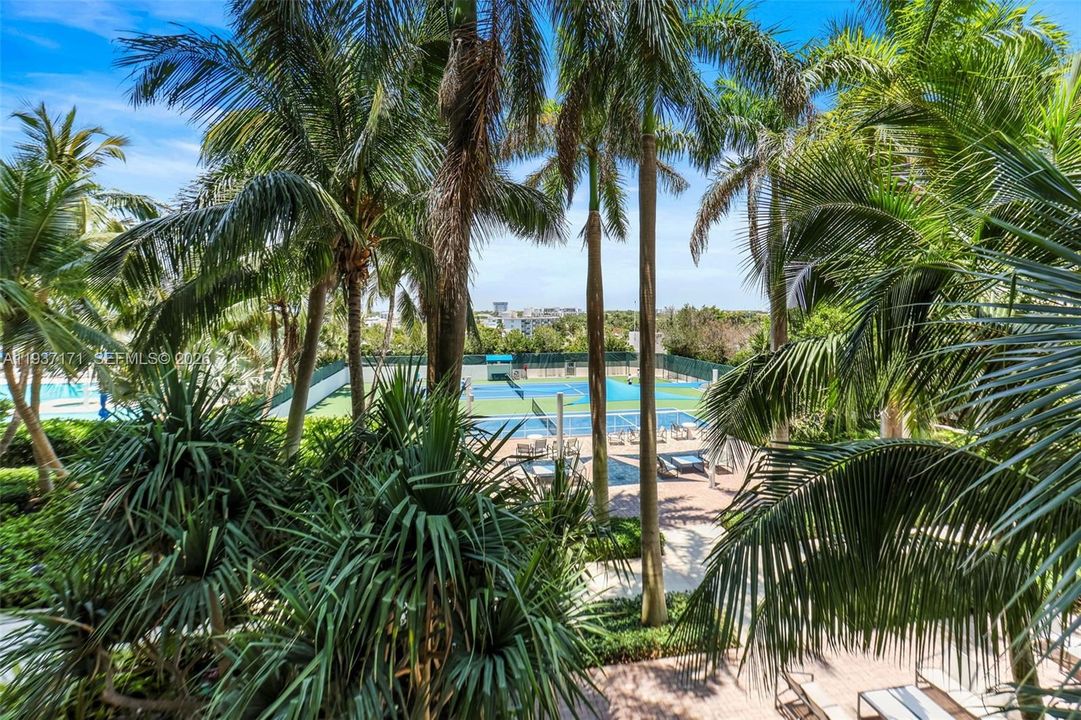 For Sale: $1,060,000 (3 beds, 2 baths, 1815 Square Feet)