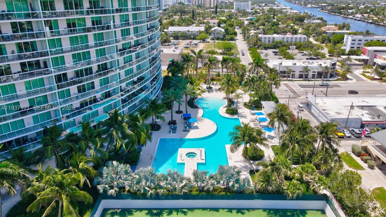 For Sale: $1,060,000 (3 beds, 2 baths, 1815 Square Feet)